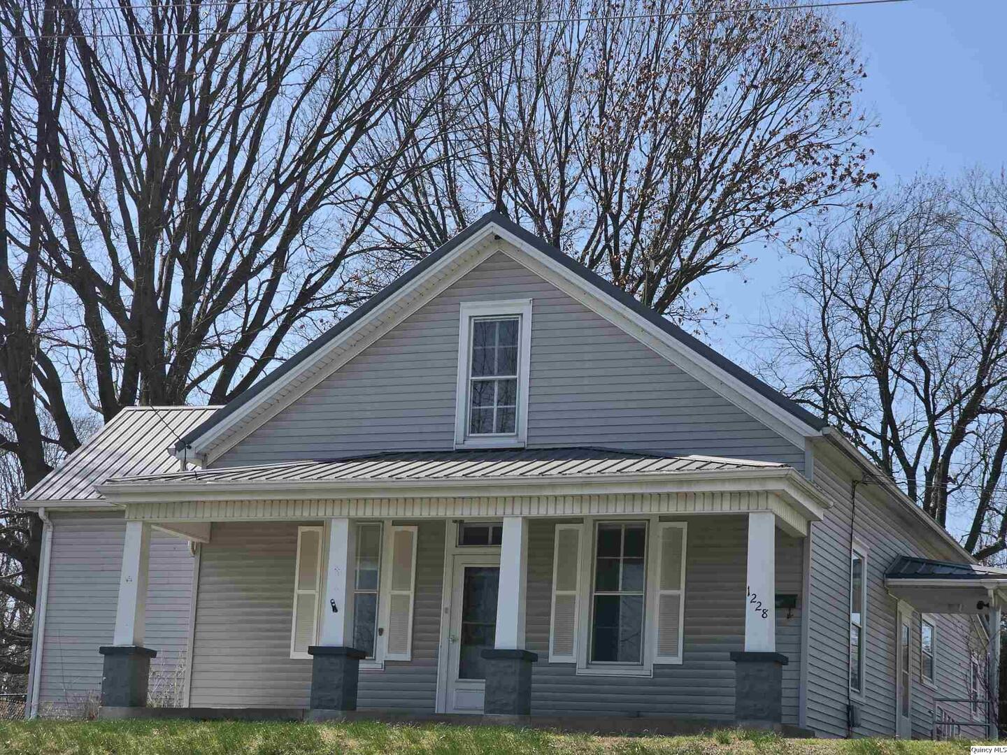 1228 South 12th Street Quincy, IL 62301 - Photo 1 of 18