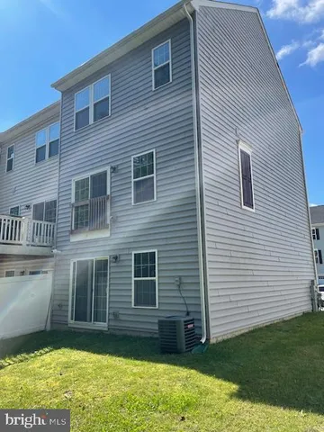 a view front of house with yard