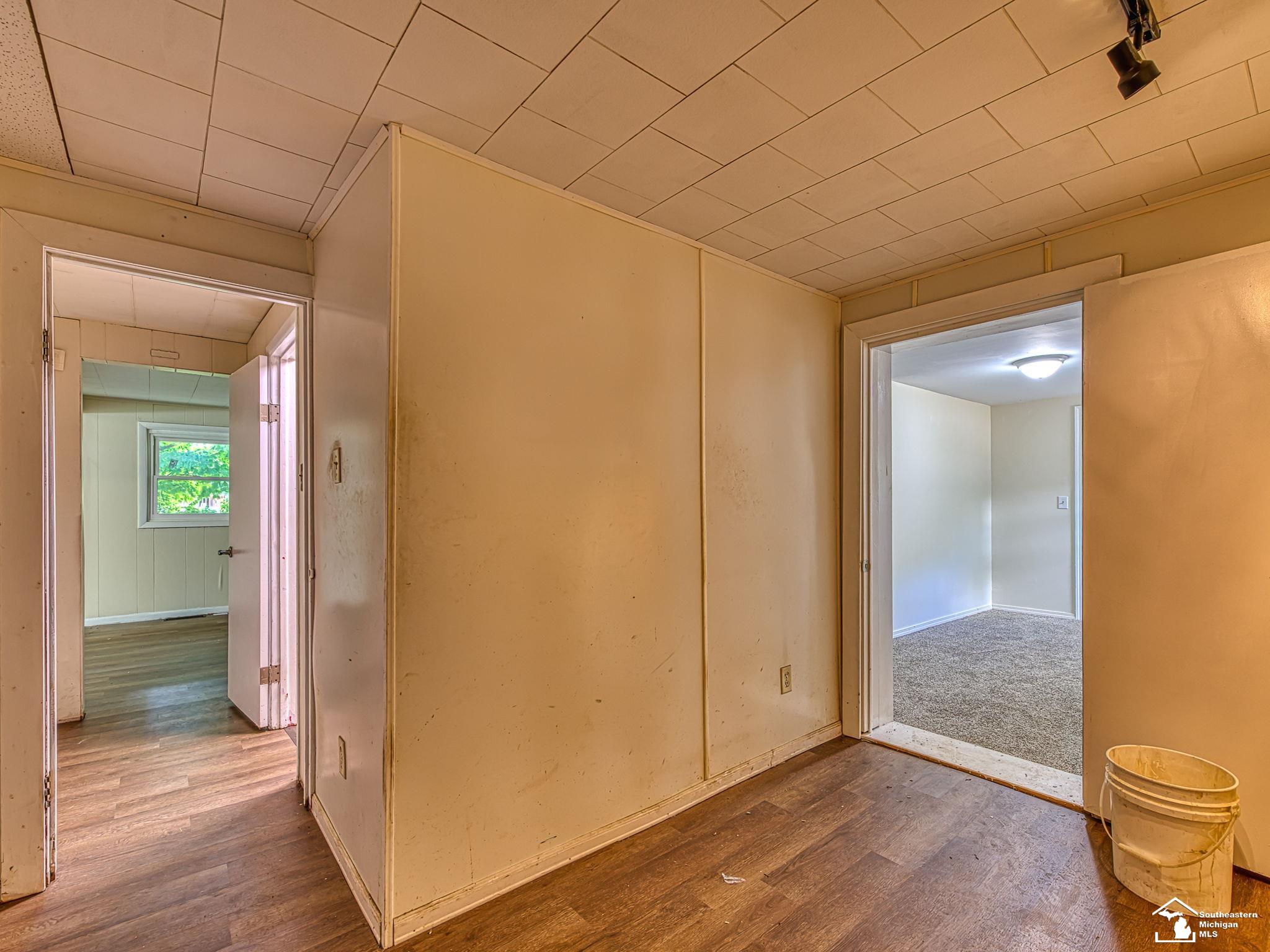 8706 Abbey Road Jackson, MI 49201 - Photo 18 of 37 50186756-9702dd21-d9bf-47c4-b373-7555e7961562.JPG