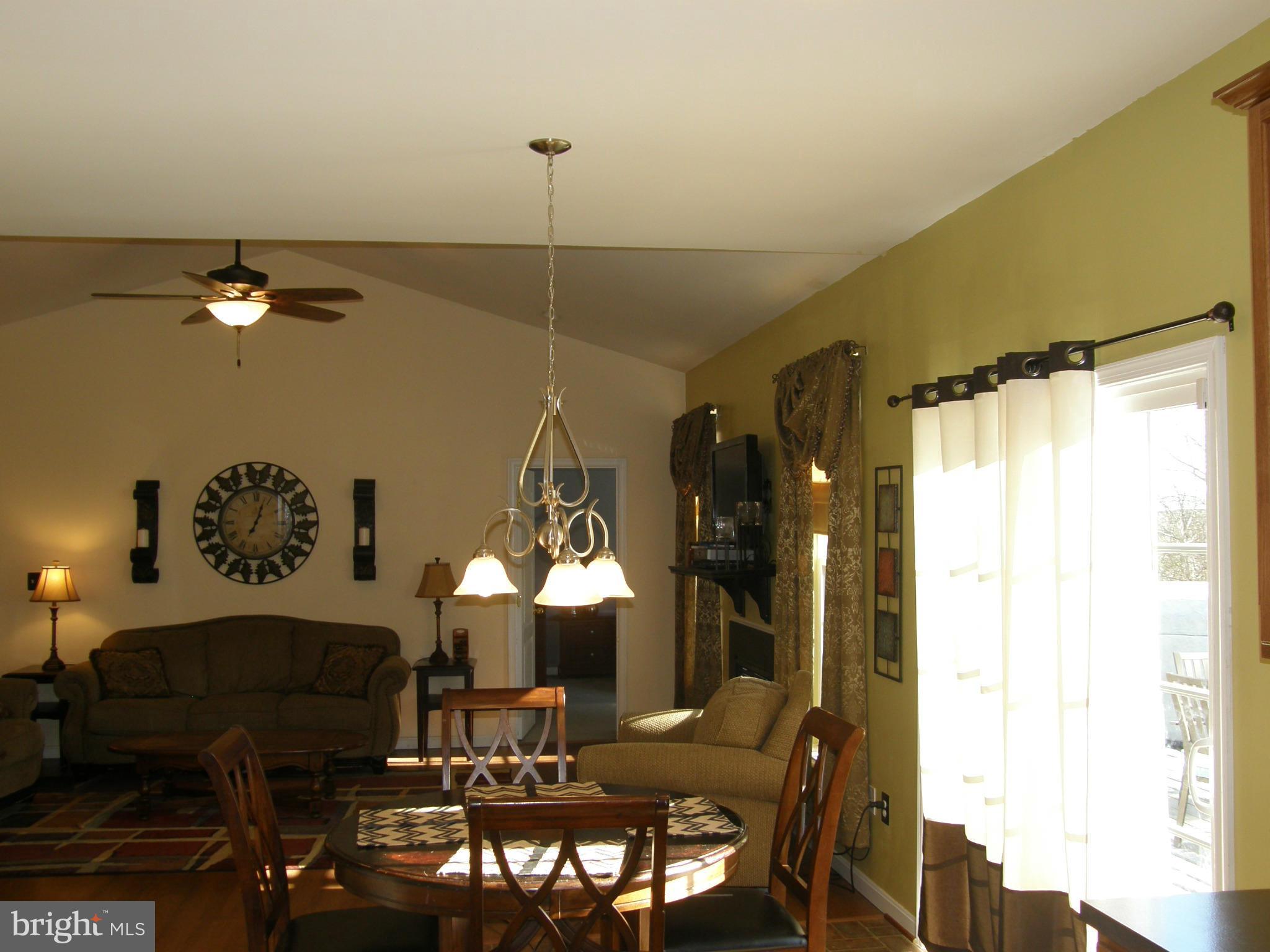 587 Hunters Road Culpeper, VA 22701 - Photo 15 of 30 Living Room
