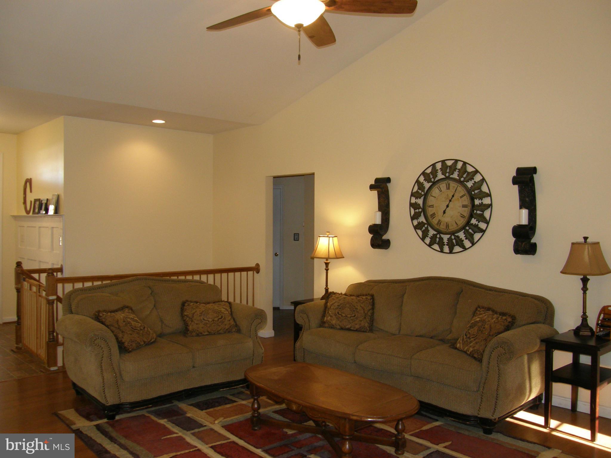 587 Hunters Road Culpeper, VA 22701 - Photo 6 of 30 Living Room