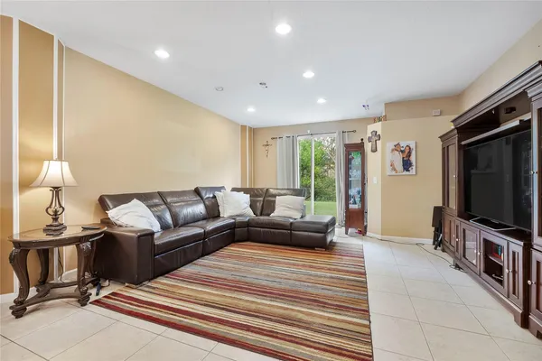$360,000 | 5788 Northwest 48th Avenue, Unit 1, Coconut Creek, FL 33073