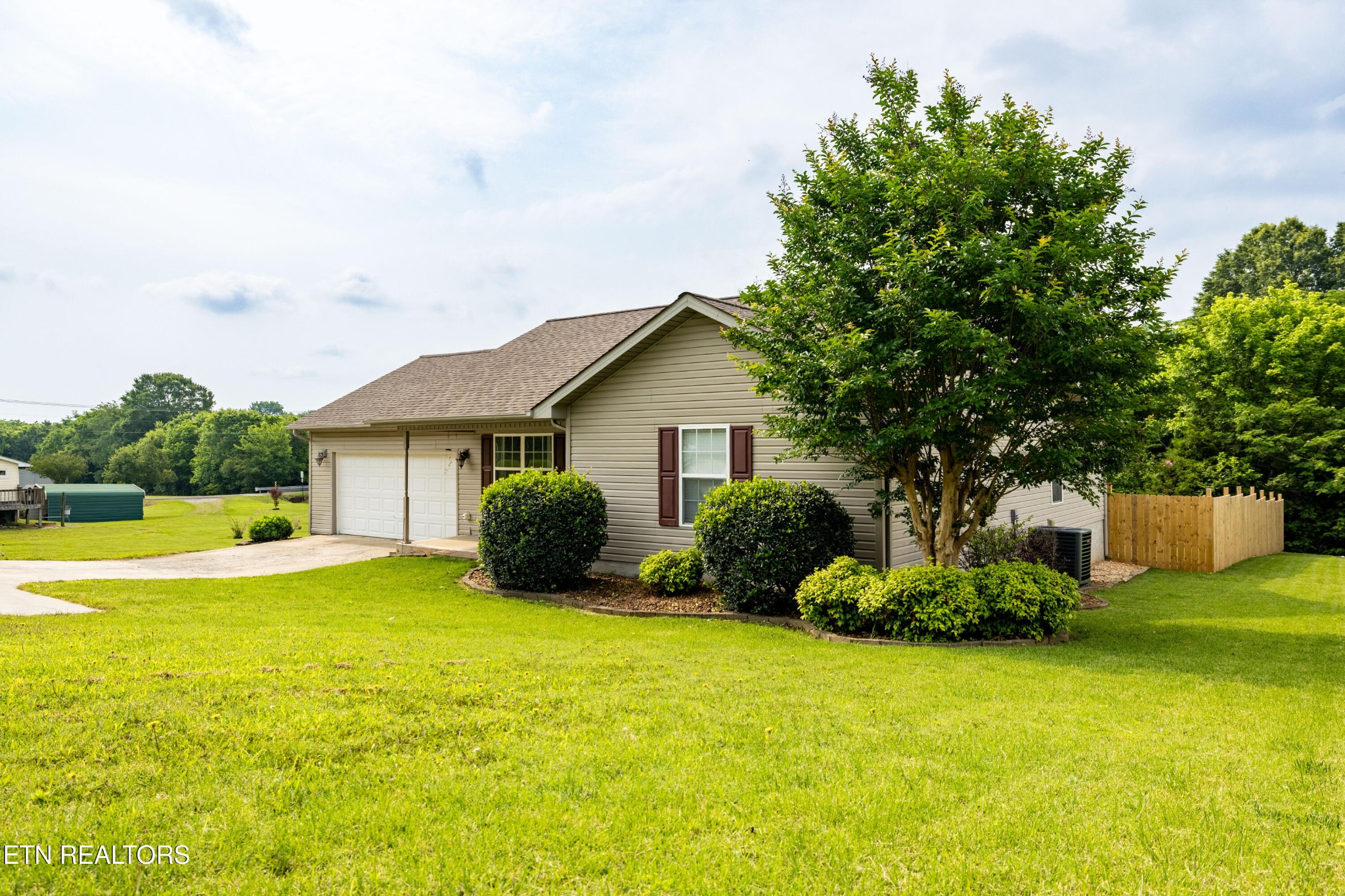 253 Oakland Road Sweetwater, TN 37874 - Photo 3 of 30 Gallery Image 3
