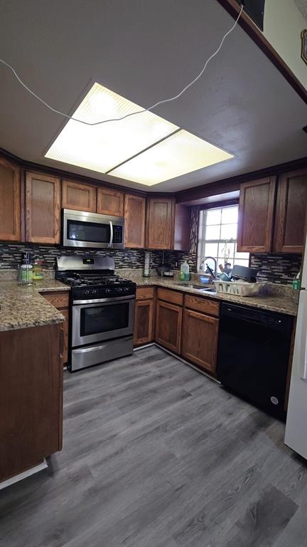 109 Ridgeway Circle Lewisville, TX 75067 - Photo 5 of 19 Kitchen.