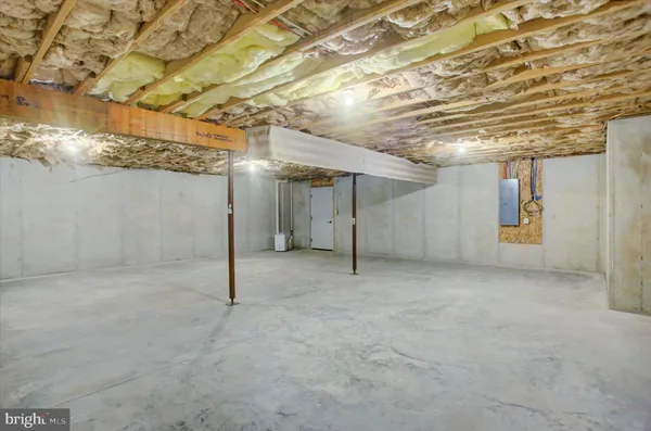 a view of a room with walk in closet