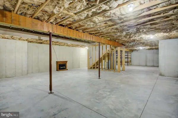 a view of a garage