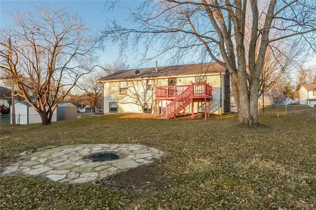 $2,095 | 3025 South 14th Street, Leavenworth, KS 66048