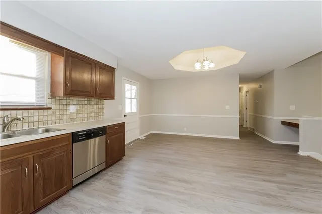 $2,095 | 3025 South 14th Street, Leavenworth, KS 66048