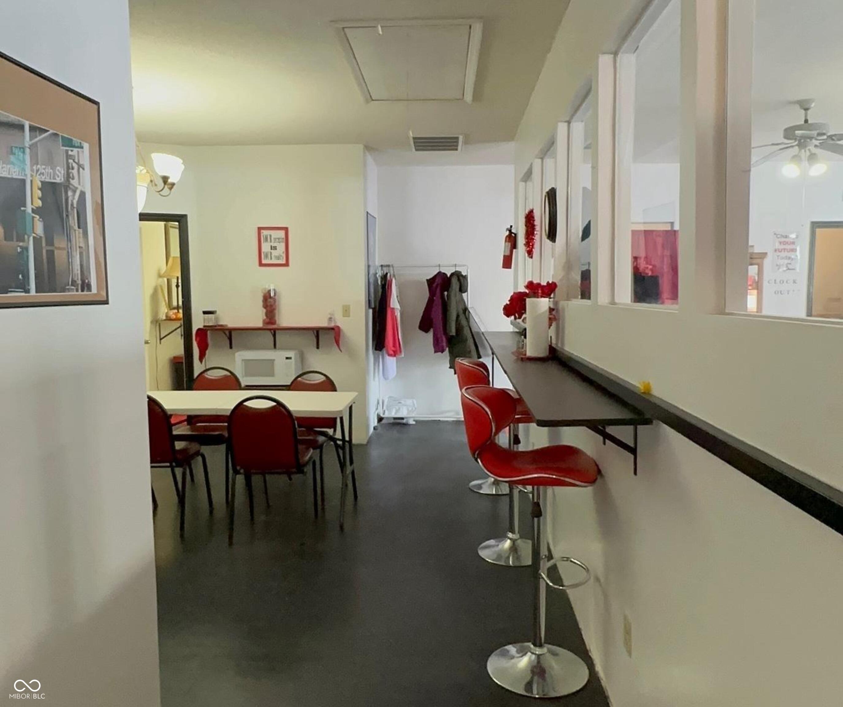 455 West Springhill Drive Terre Haute, IN 47802 - Photo 12 of 56