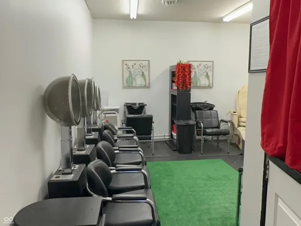 $299,250 | 455 West Springhill Drive, Terre Haute, IN 47802