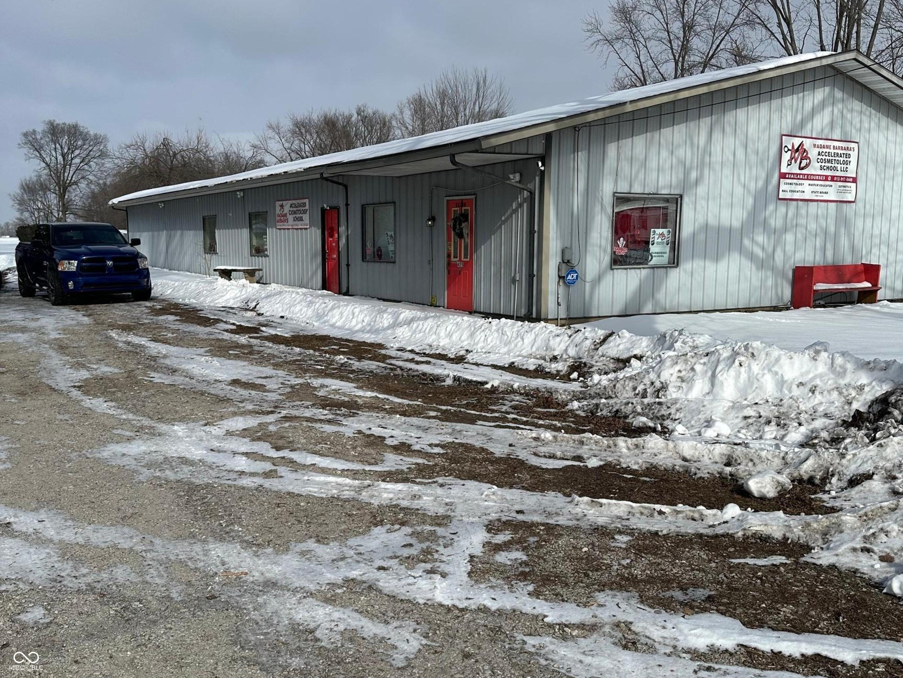 455 West Springhill Drive Terre Haute, IN 47802 - Photo 2 of 56