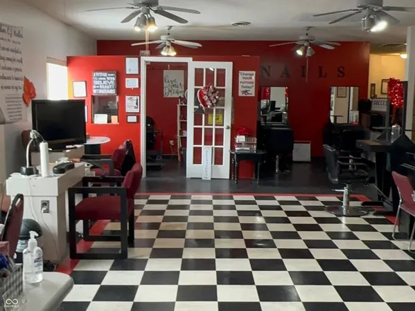 $299,250 | 455 West Springhill Drive, Terre Haute, IN 47802