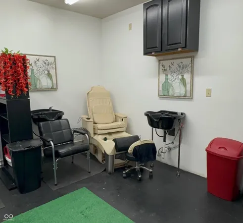 $299,250 | 455 West Springhill Drive, Terre Haute, IN 47802