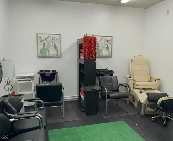 $299,250 | 455 West Springhill Drive, Terre Haute, IN 47802