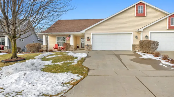 $425,000 | 436 Maple Leaf Court, Manitowoc, WI 54220