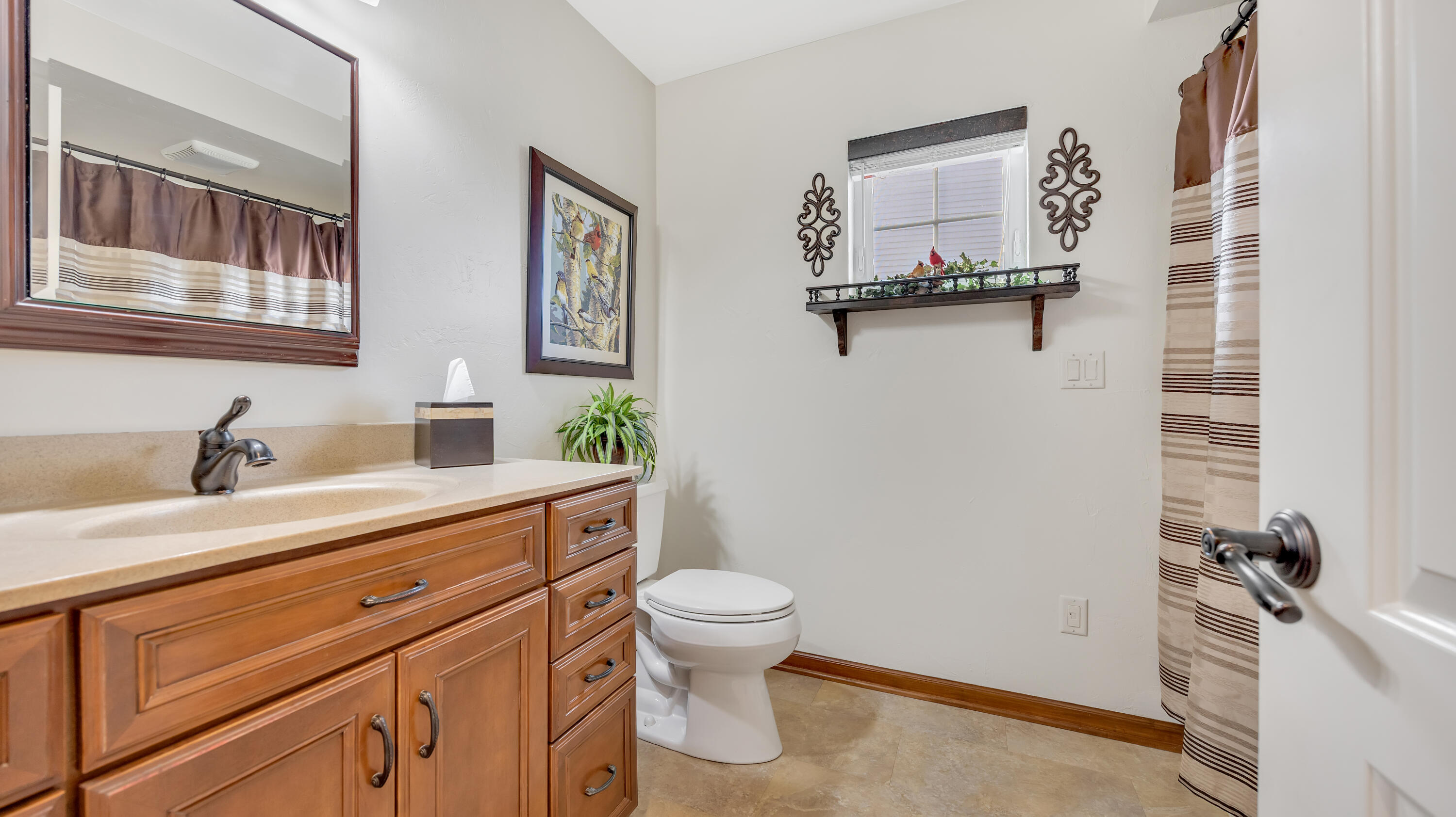 436 Maple Leaf Court Manitowoc, WI 54220 - Photo 13 of 38 Main Bathroom 1