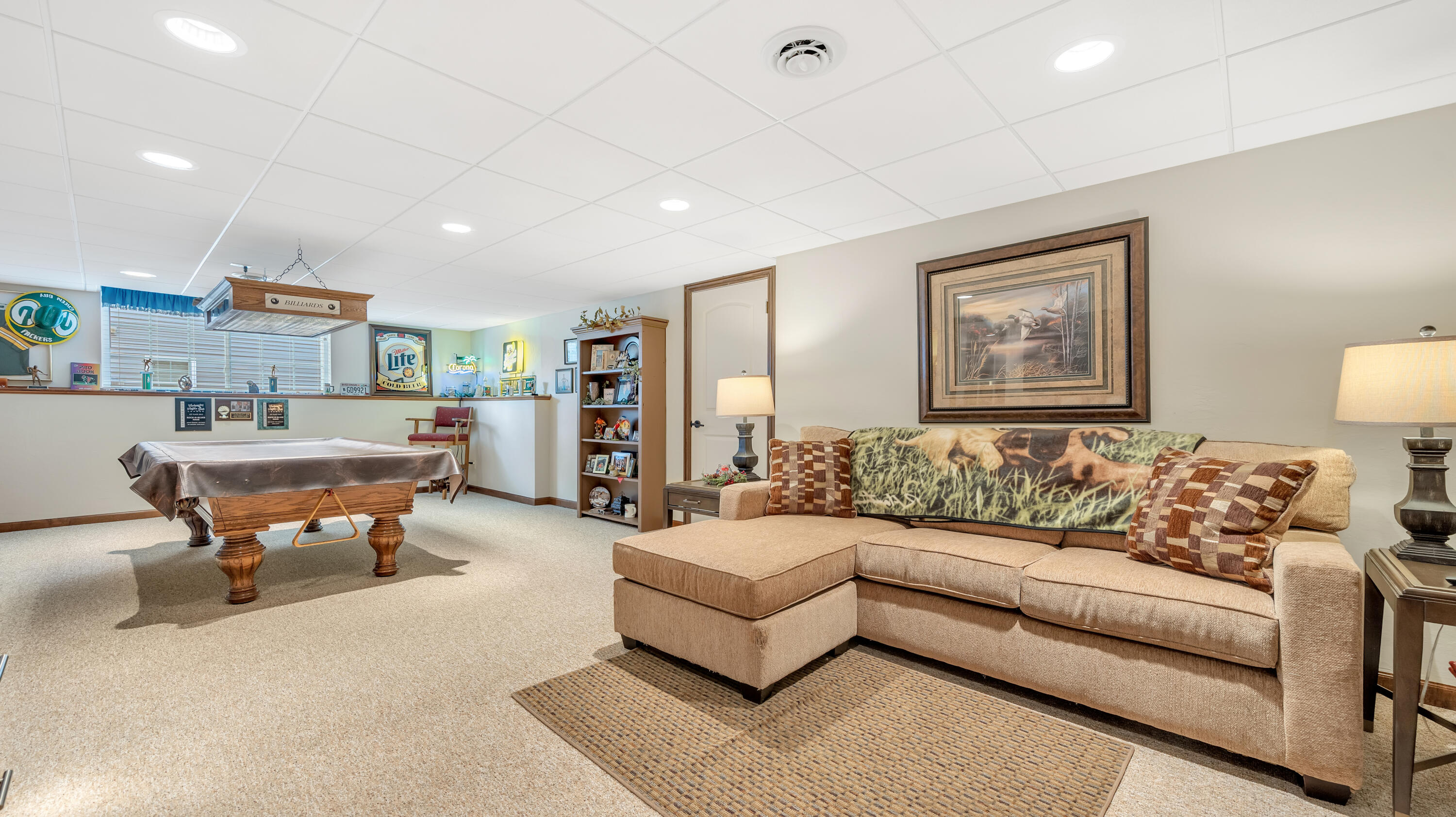 436 Maple Leaf Court Manitowoc, WI 54220 - Photo 22 of 38 Family Room 1-2