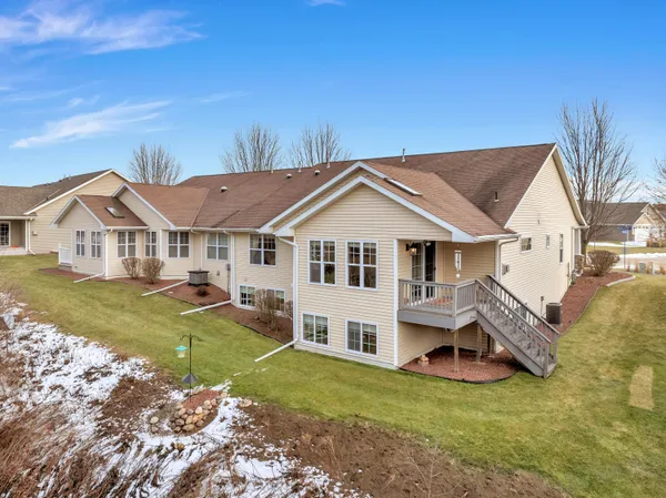 $425,000 | 436 Maple Leaf Court, Manitowoc, WI 54220