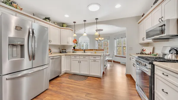 $425,000 | 436 Maple Leaf Court, Manitowoc, WI 54220