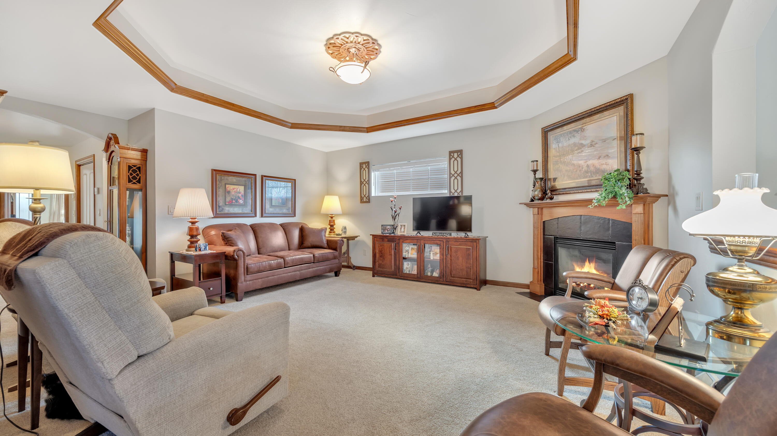 436 Maple Leaf Court Manitowoc, WI 54220 - Photo 10 of 38 Living Room 1-1