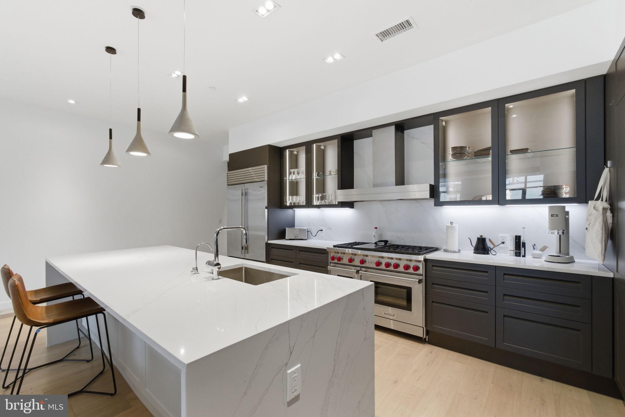 2108-10 Walnut Street, Unit 301 Philadelphia, PA 19103 - Photo 8 of 34