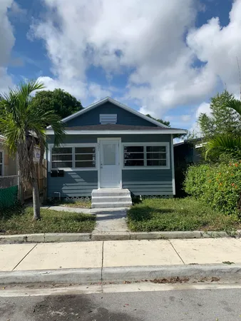 $1,900 | 321 North J Street, Unit 1, Lake Worth Beach, FL 33460