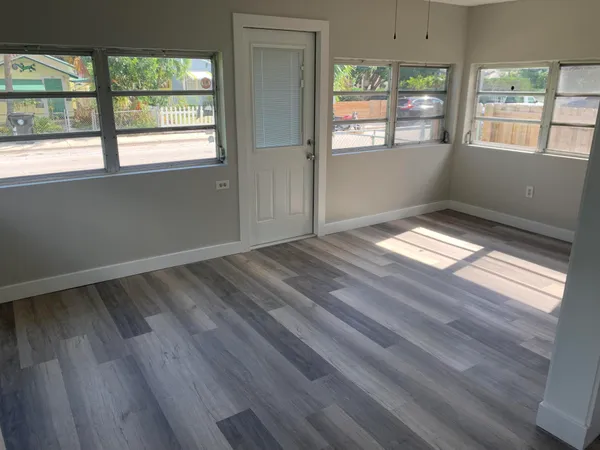 $1,900 | 321 North J Street, Unit 1, Lake Worth Beach, FL 33460