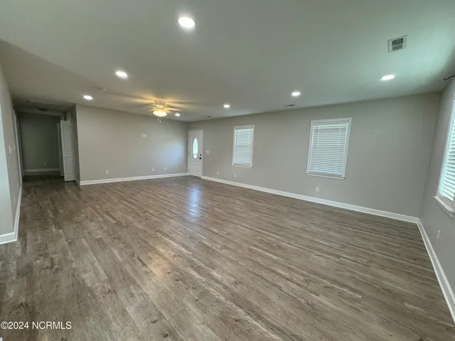 $1,575 | Undisclosed Address, Hubert, NC 28539