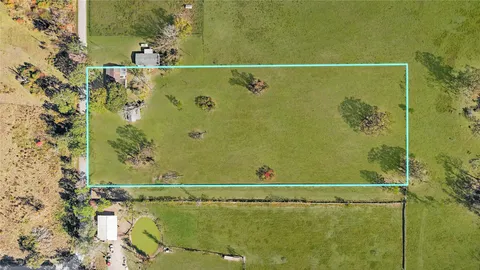 an aerial view of a bathroom