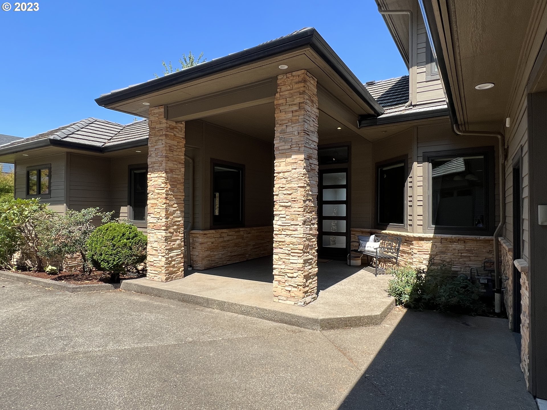 3321 Michael Lane Eugene, OR 97405 - Photo 2 of 46 a front view of a house with a yard