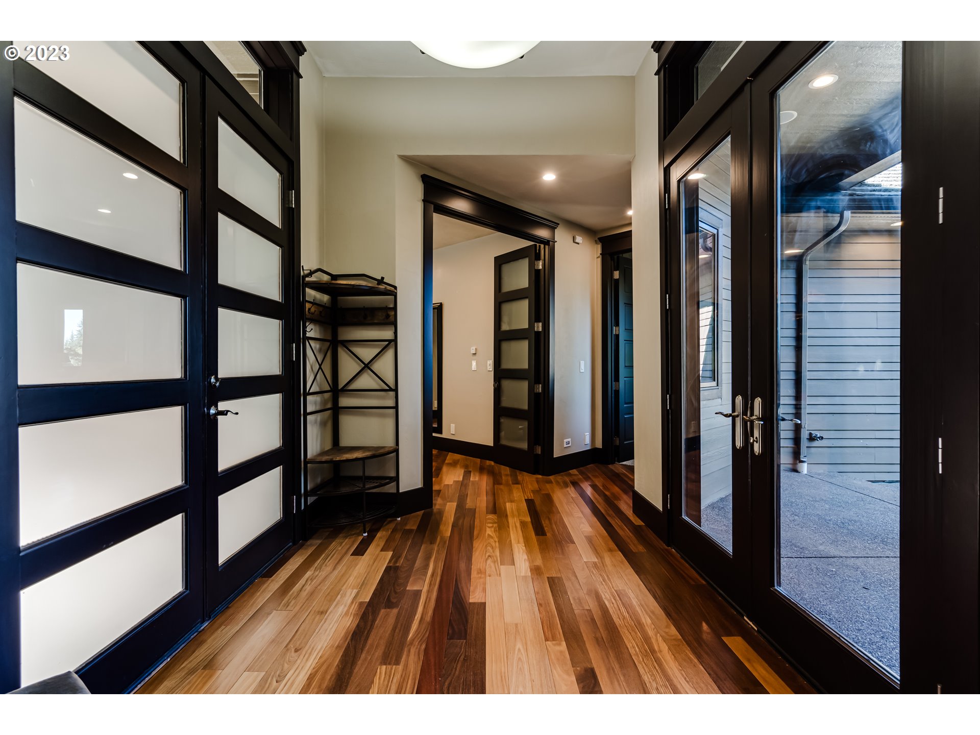 3321 Michael Lane Eugene, OR 97405 - Photo 3 of 46