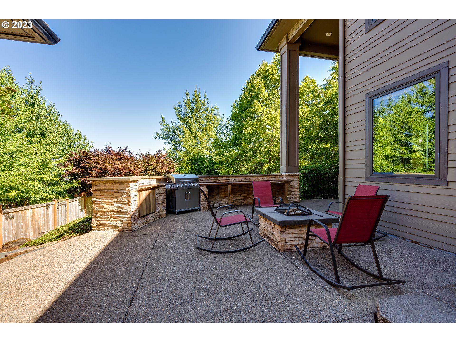 3321 Michael Lane Eugene, OR 97405 - Photo 35 of 46 a view of a chairs and table in the balcony