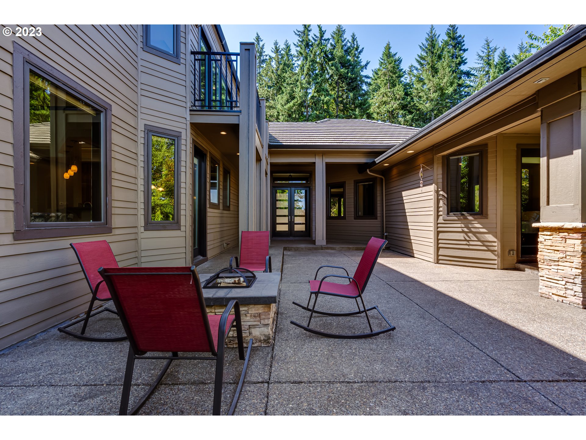 3321 Michael Lane Eugene, OR 97405 - Photo 36 of 46 a view of a chairs and table in the patio