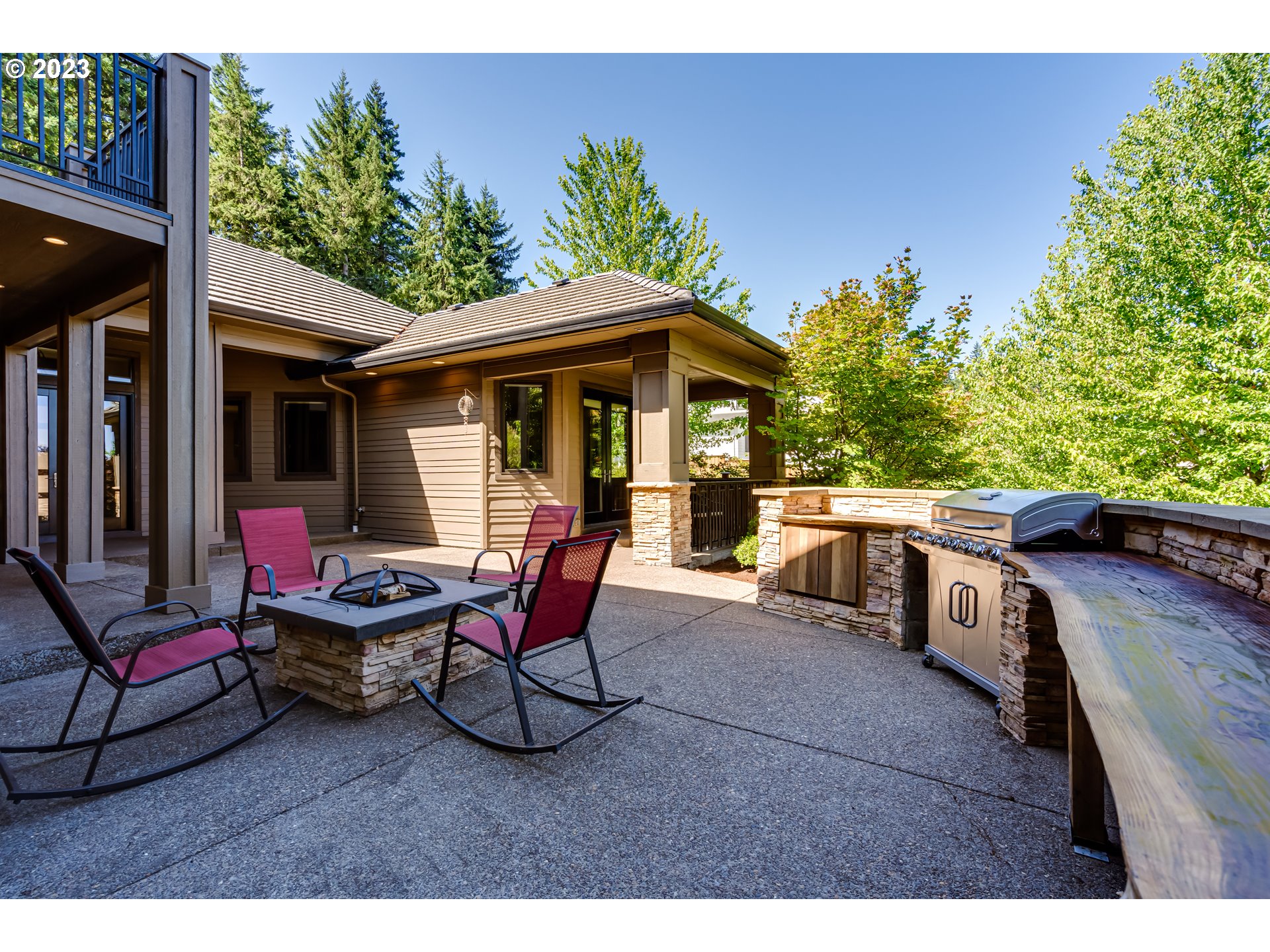 3321 Michael Lane Eugene, OR 97405 - Photo 37 of 46 a view of a chairs and table in the patio