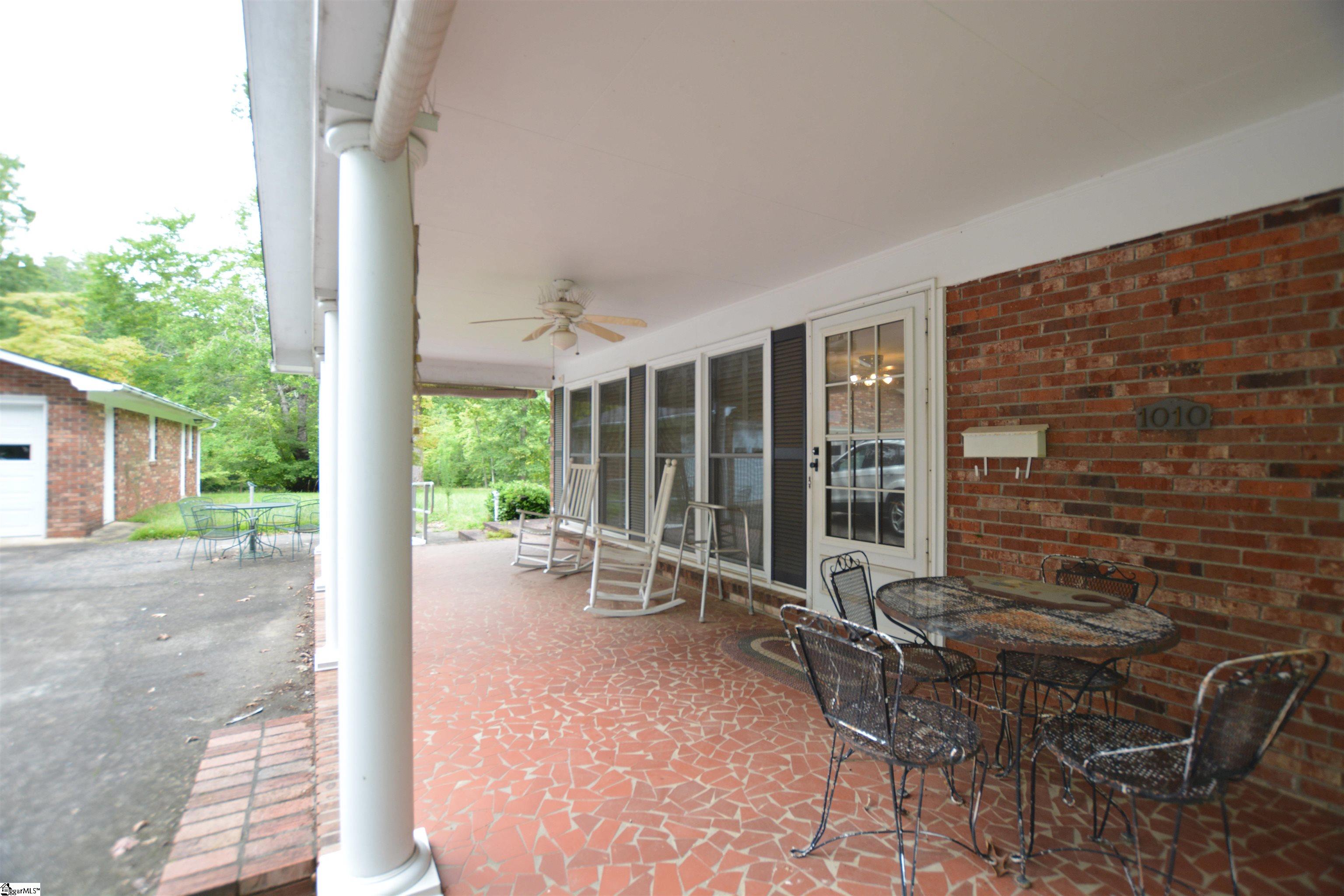 1010 Highway 14 Landrum, SC 29356 - Photo 16 of 27