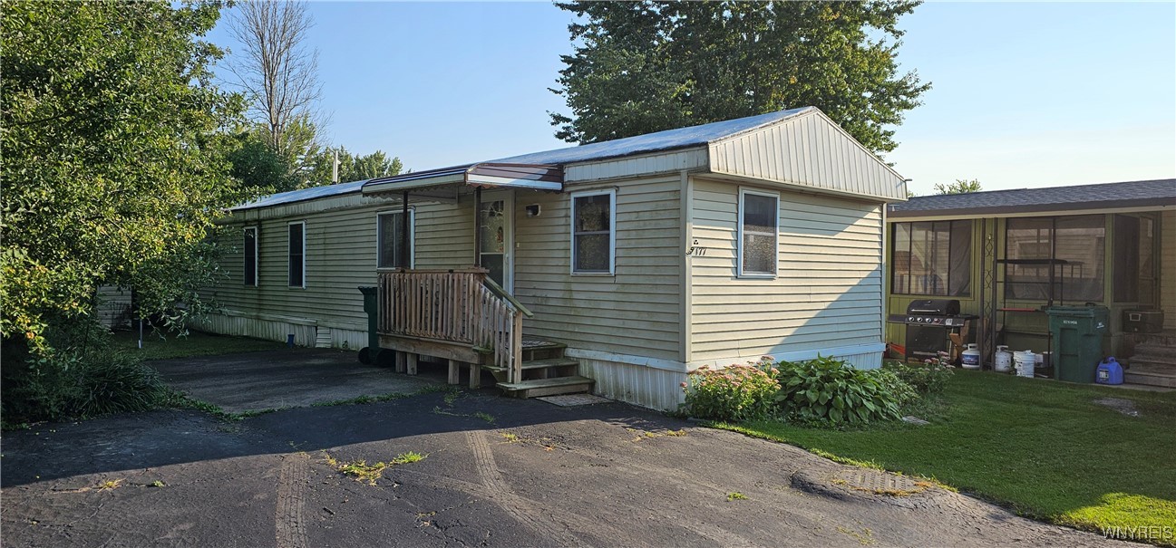6763 Minnick Road Lockport Town, NY 14094 - Photo 1 of 1 Gallery Image 1