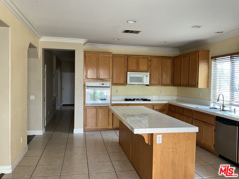 13162 River Oaks Drive Rancho Cucamonga, CA 91739 - Photo 6 of 13