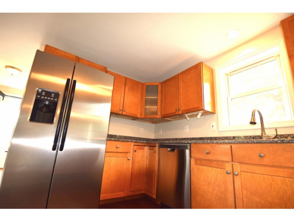 78 Columbia Road Manchester, NH 03103 - Photo 3 of 16