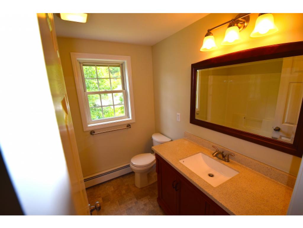 78 Columbia Road Manchester, NH 03103 - Photo 8 of 16