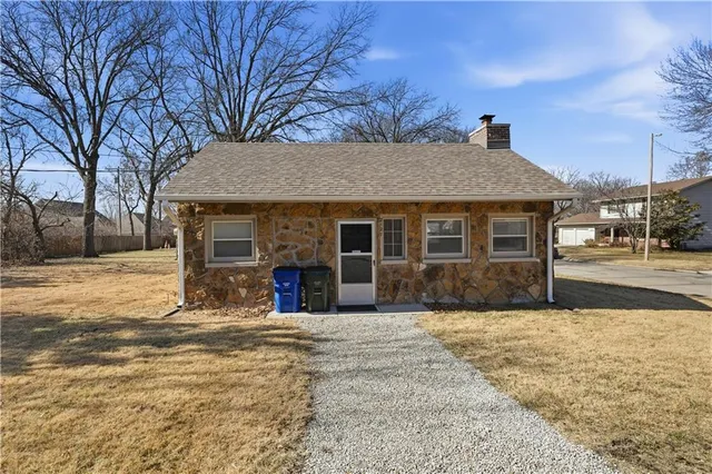 $165,000 | 2127 Orchard Lane, Lawrence, KS 66049