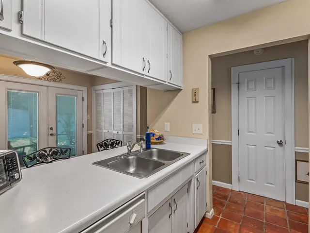 $169,000 | 3104 Oak Hammock Lane, Unit U, Tallahassee, FL 32301