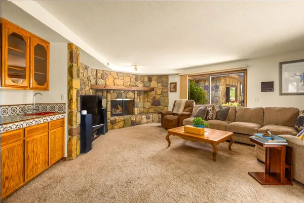 $2,200,000 | 10681 Encino Drive, Oak View, CA 93022