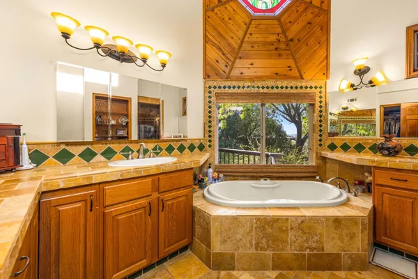 $2,200,000 | 10681 Encino Drive, Oak View, CA 93022