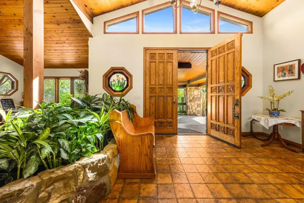 $2,200,000 | 10681 Encino Drive, Oak View, CA 93022