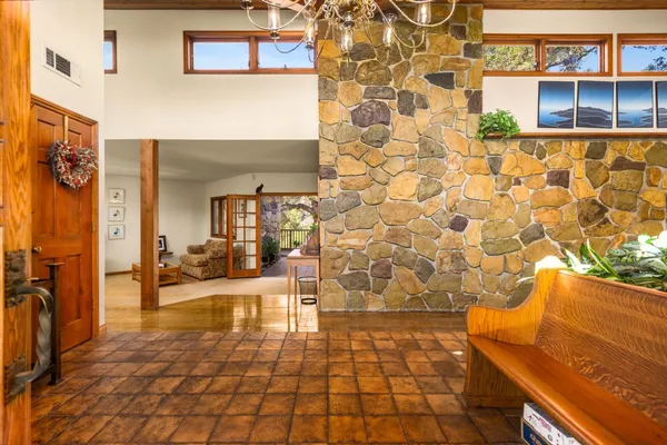 $2,200,000 | 10681 Encino Drive, Oak View, CA 93022