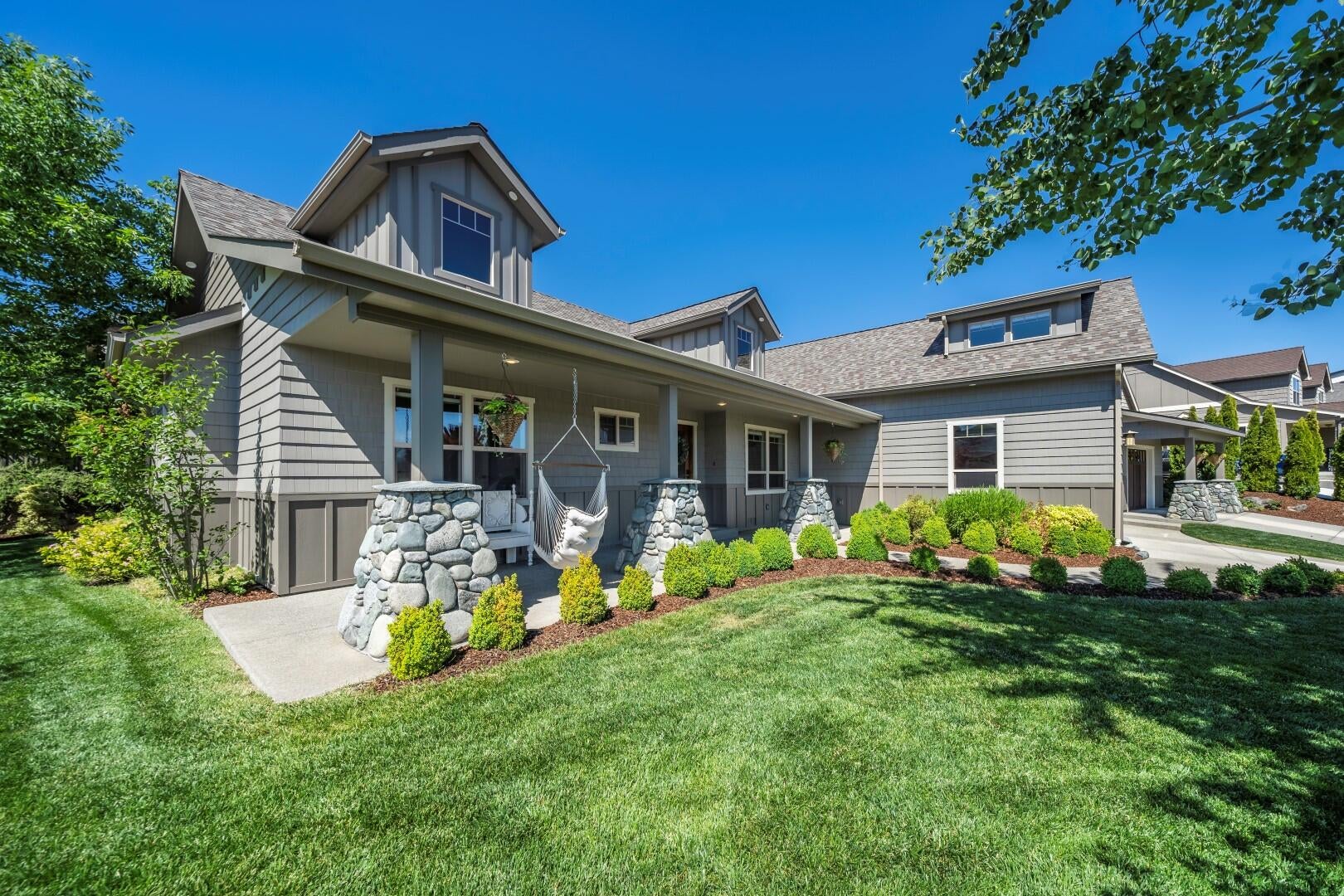 4221 Falcon Ridge Terrace Medford, OR 97504 - Photo 2 of 39 DSC02736-HDR (Large)