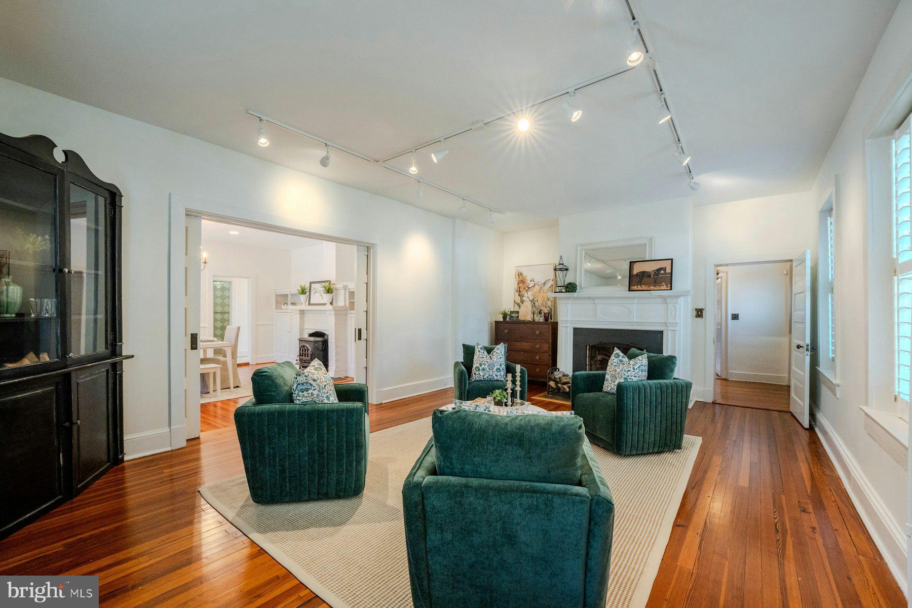 208 Edwards Ferry Road Northeast Leesburg, VA 20176 - Photo 12 of 76