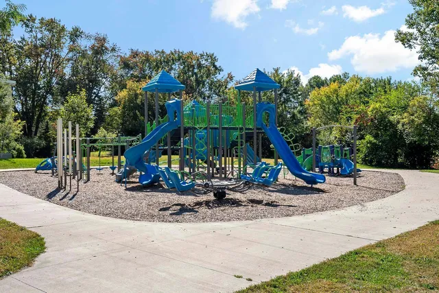 $100,000 | 4351 Parklawn Avenue, Unit 105E, Edina, MN 55435