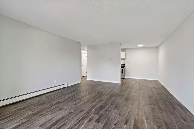 $100,000 | 4351 Parklawn Avenue, Unit 105E, Edina, MN 55435