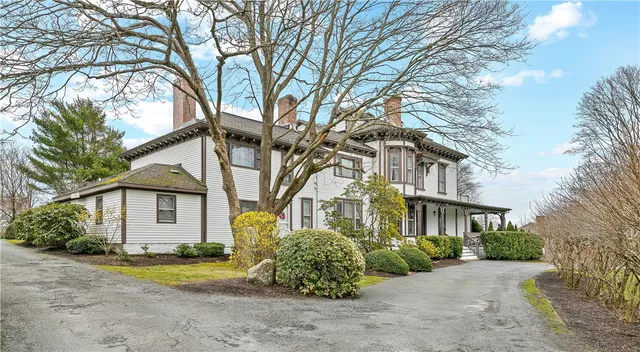 $3,000 | 46 Chastellux Avenue, Unit M8, Newport, RI 02840